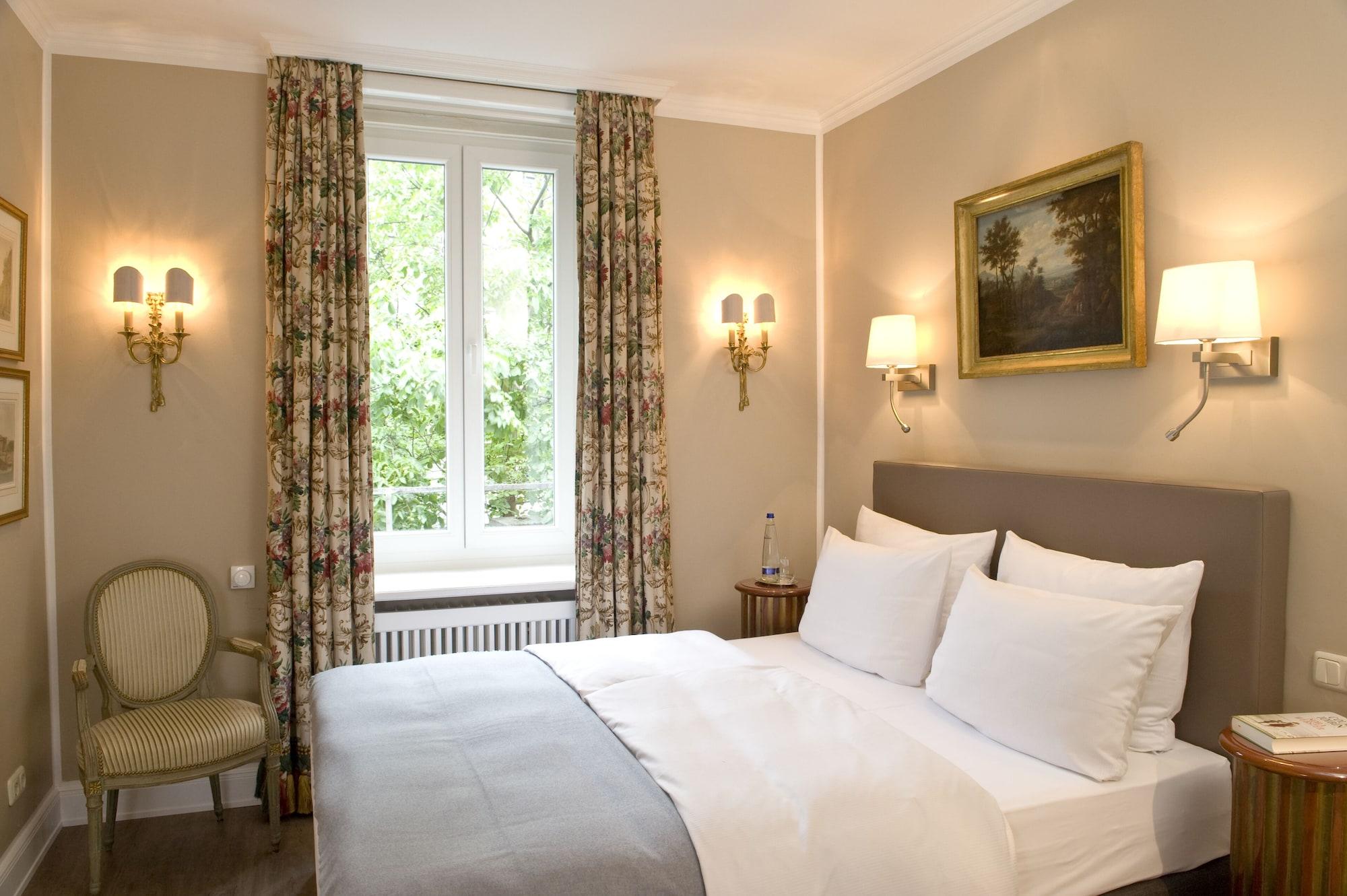Boutique Splendid-dollmann 3* Munich