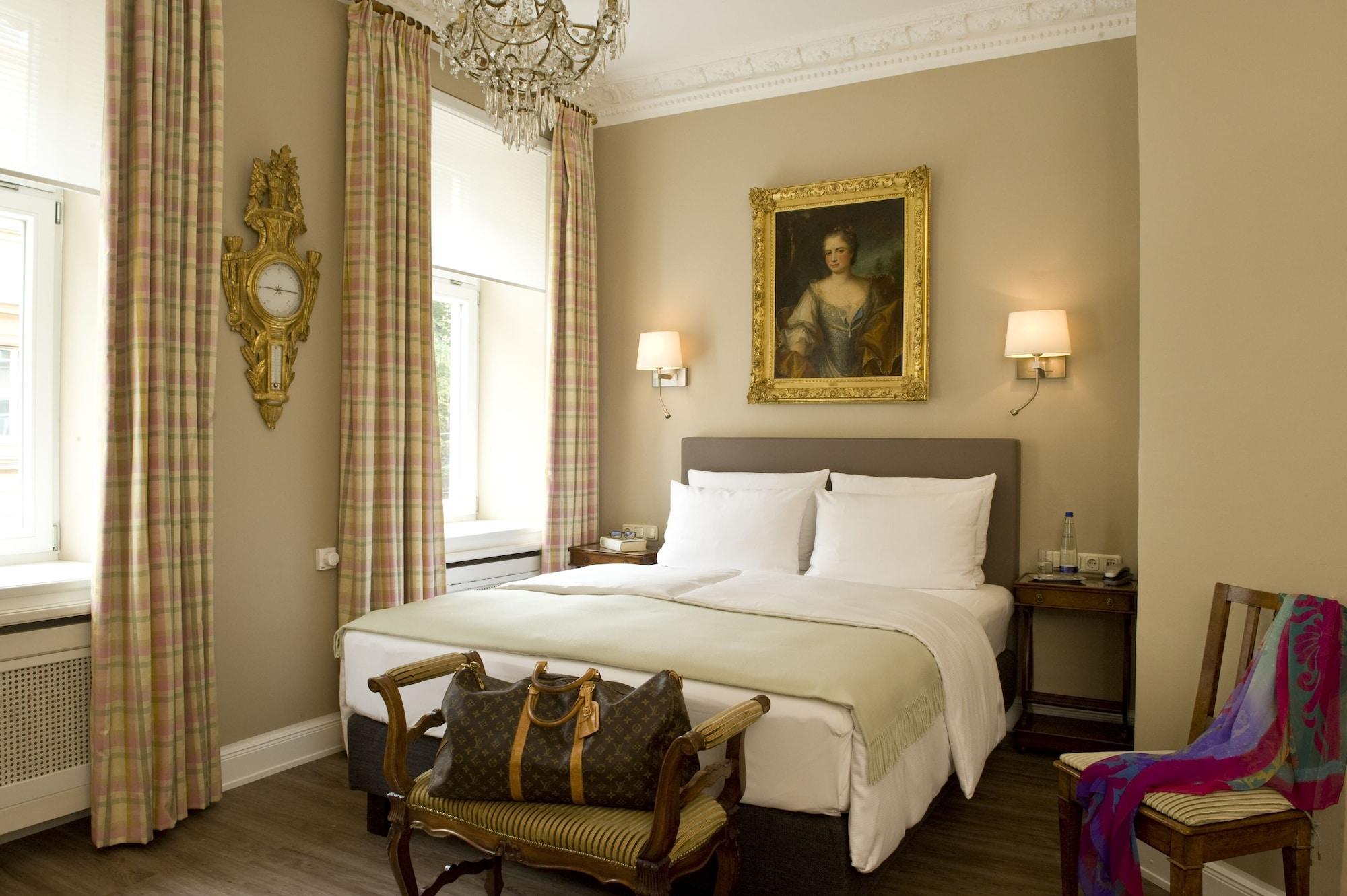 Boutique Splendid-dollmann 3* Munich