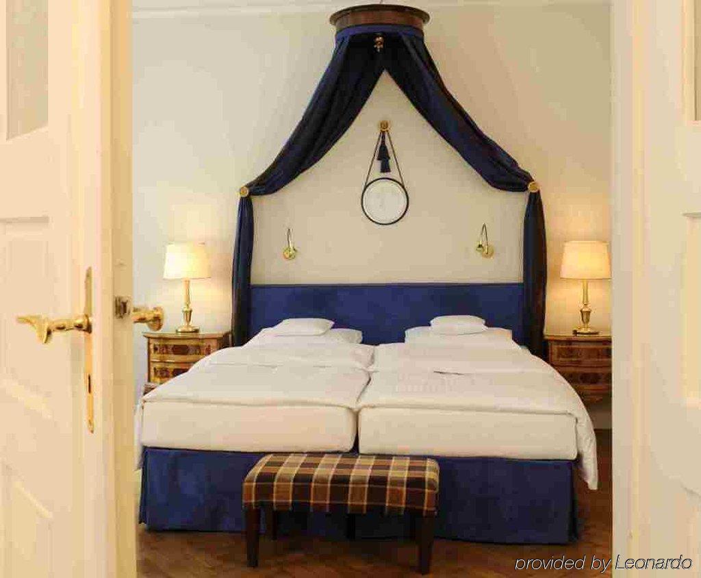 Boutique Splendid-dollmann 3* Munich